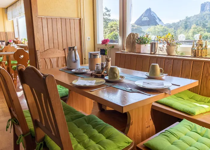 Falkenstein-huetten بيت ضيافة